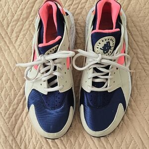 Nike Women's Navy and Pink Sneakers
